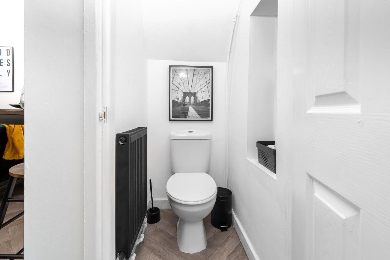 Cozy, Chic, And Convenient, 10 Mins To Centre * Birmingham