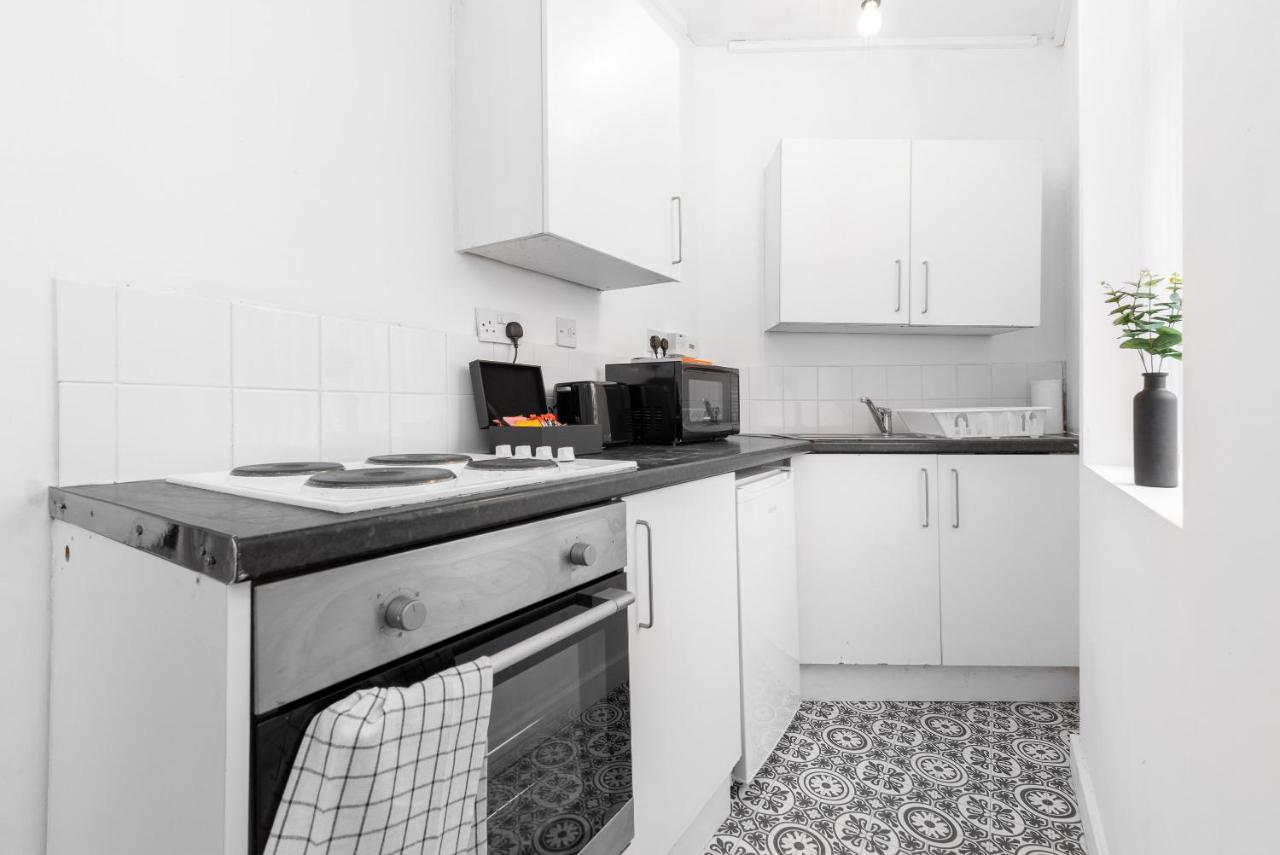 Apartment Cozy, Chic, And Convenient, 10 Mins To Centre
