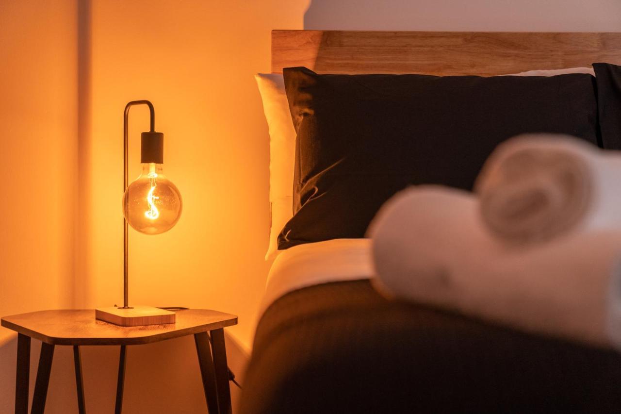 Apartment Cozy, Chic, And Convenient, 10 Mins To Centre