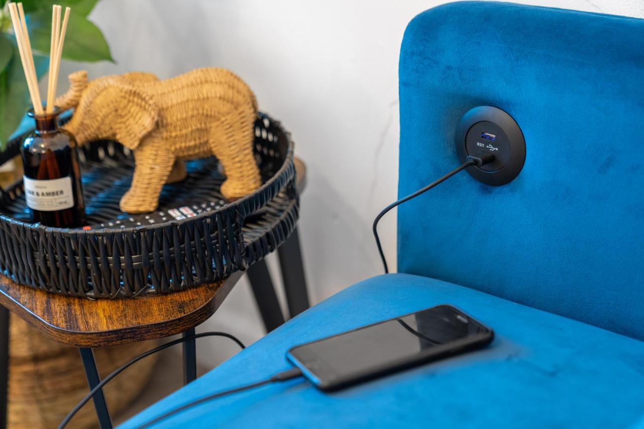 Cozy, Chic, And Convenient, 10 Mins To Centre *